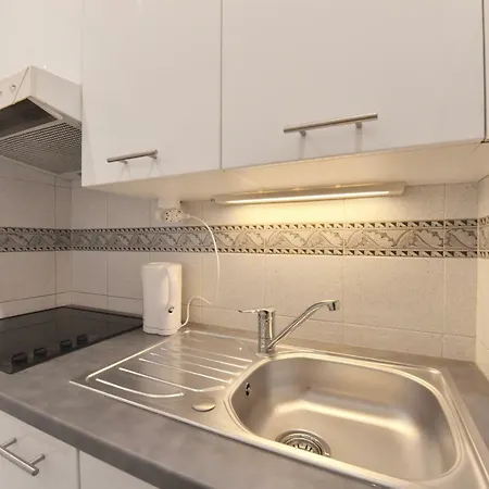 Kikiloue 2 Min From The Beaches, With Terrace! Ideal For Families !