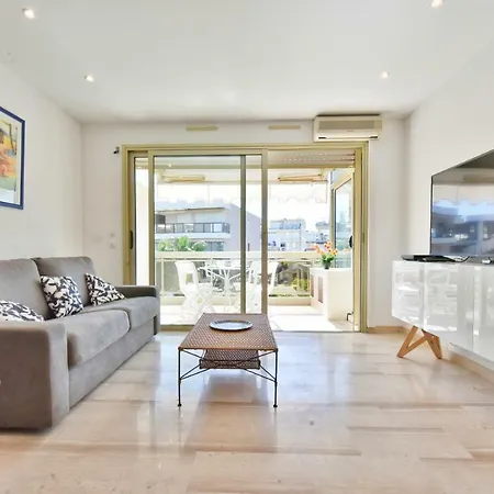 Appartement Kikiloue 2 Min From The Beaches, With Terrace! Ideal For Families ! *